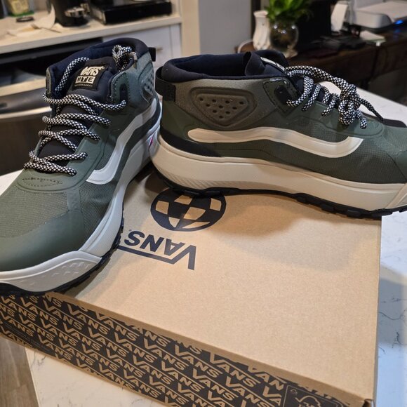 VANS MTE Crosspath Mid Shoe Hiking Sneaker GRAPE LEAF Trail SIZE 10.5 (10) NEW - Picture 3 of 16